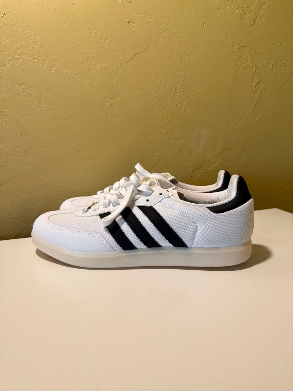 Adidas Velosamba Made With Nature Cycling Shoes White/Black Men's 10.5 - Picture 1 of 8